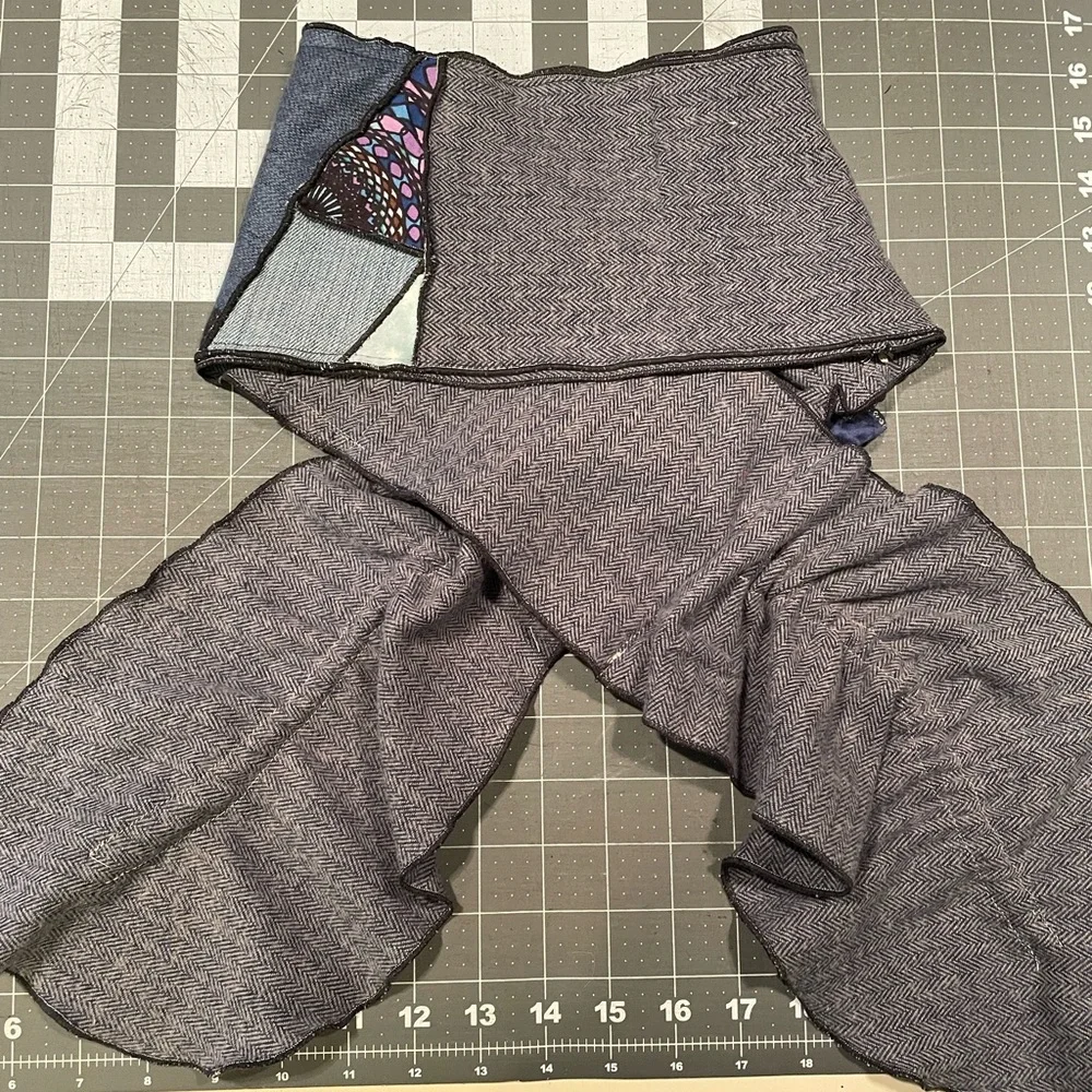 Drawstring scarf - Picture 2 of 2